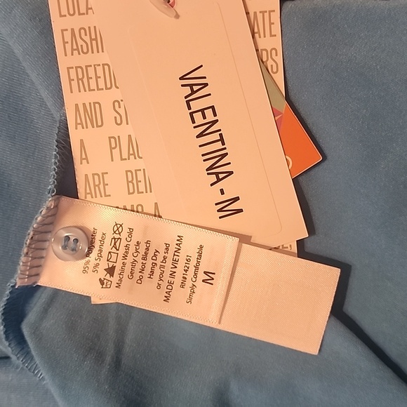 LuLaRoe Valentina M - Picture 2 of 2